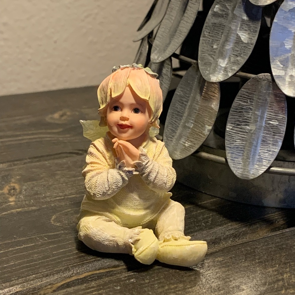 Boyds Collection Faeriessence Faerietots Baby Fairy Figurine Happy With Box